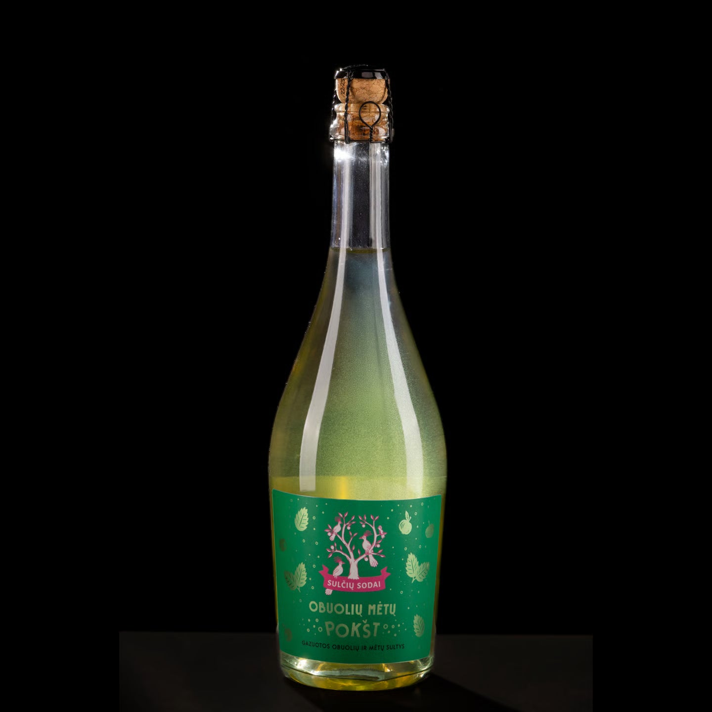 GAZUOTOS SULTYS "OBUOLIŲ MĖTŲ POKŠT", 750ml.